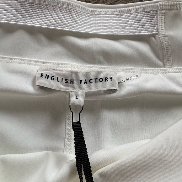 NWT English Factory White Pleated Skort Skirt Size Large - Picture 2 of 7